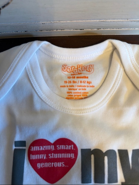 I ❤️ My Aunt onesie - Picture 2 of 3